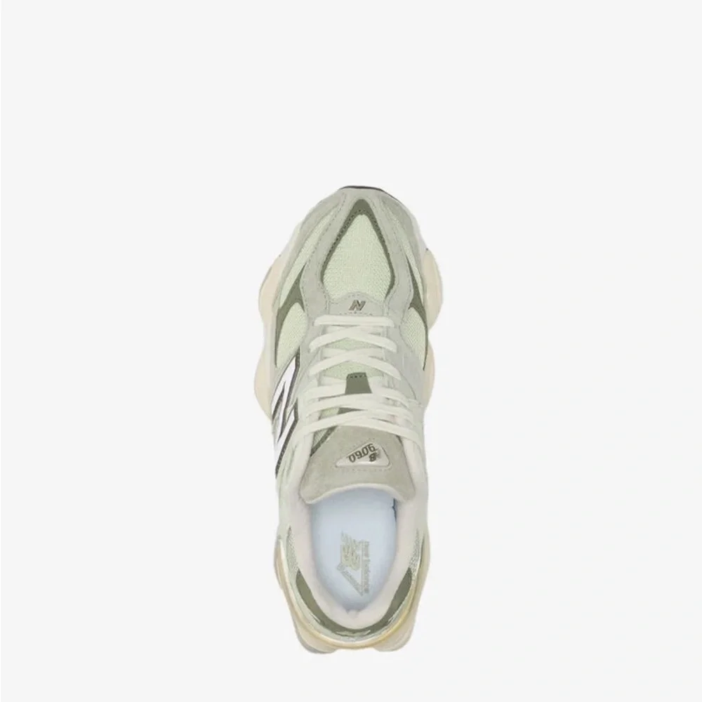 New Balance 9060
Boys' Grade School - Picture 6 of 8